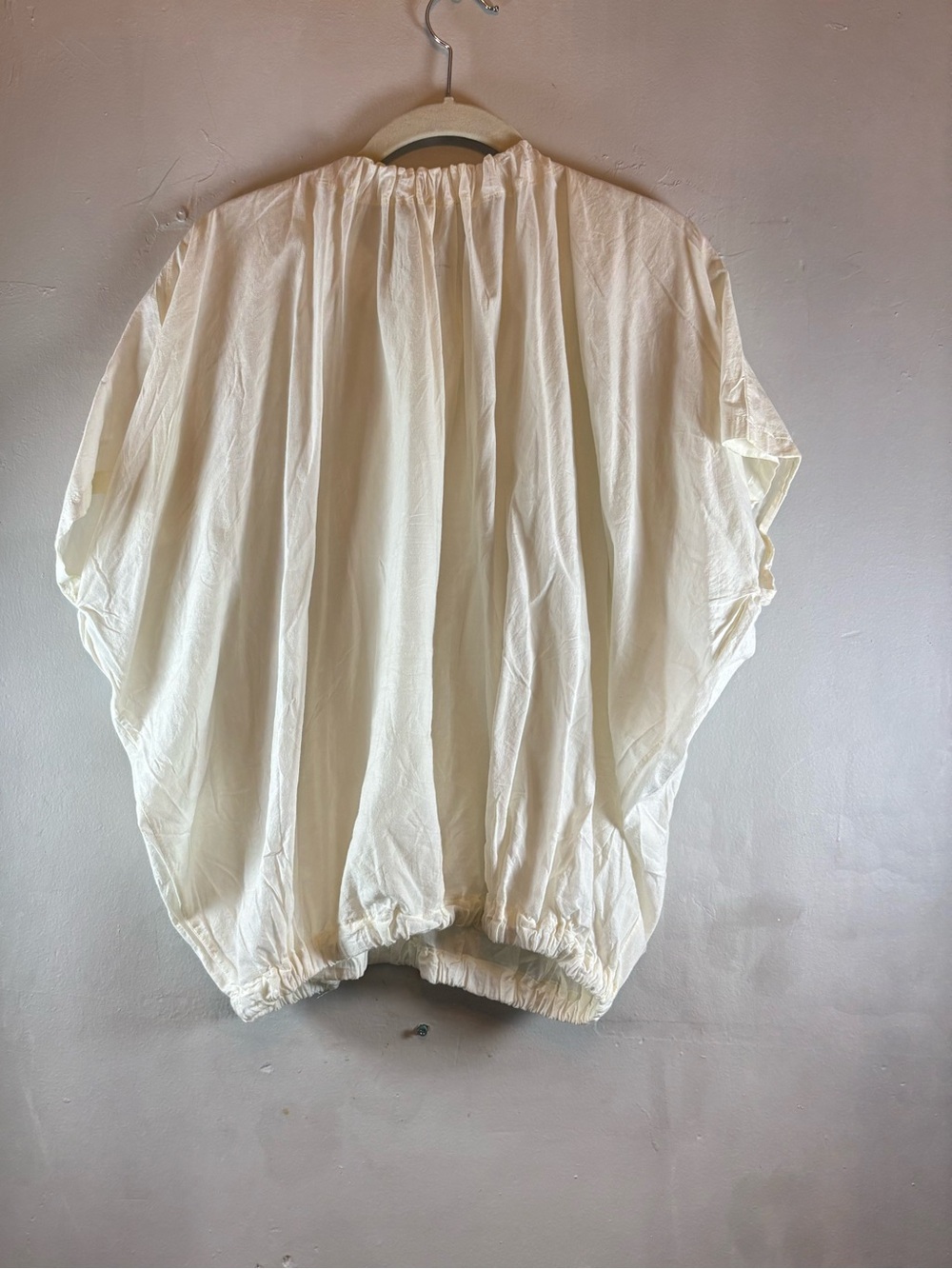STUNNING Vintage Ivory Cotton Balloon-Hem Peasant Top — size M